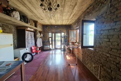 Casă individuală cu 11 camere cu Canalizare în Central - 12