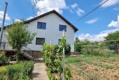 Casă cu 5 camere cu Teren 2000 Mp în Central - 8