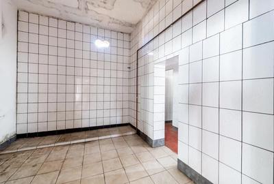 Spațiu comercial, de 230 mp, în Central - 3