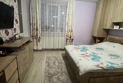 Ap 1 cam, et 1, str Mihai Stamatin. Pre? 250 eur luna - 1