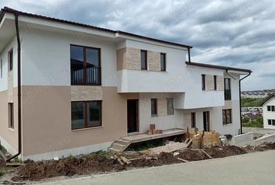 Vand casa 2 Locuinte cuplate pe 2 niveluri (P+1E), pozitionata in Dezmir, cu o panorama deosebita as - 4