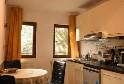 Spațiu comercial, de 231 mp, în Schei