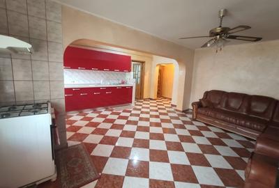 Apartament 2 camere cu mansardă complet renovat zona Brăilei