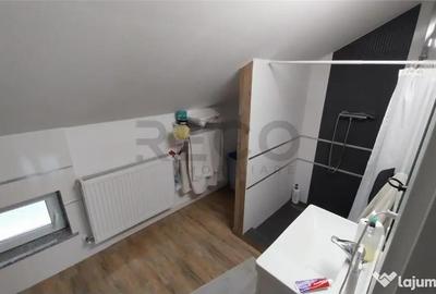 Casă cu 7 camere cu Teren 2203 Mp în Sântion - 1