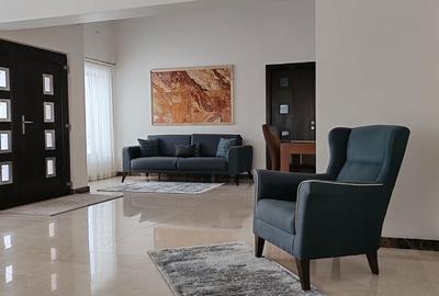 Casă cu 3 camere cu Teren 3280 Mp în Central - 11