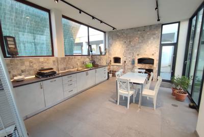 Proprietate exclusivistă cu ponton betonat, piscină interioară și ponorama - 9