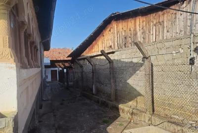 Casă cu Teren 800 Mp în Central - 1