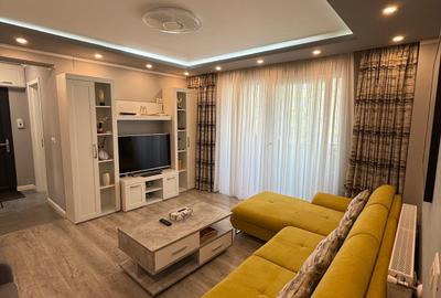 Apartament cu 4 camere semidecomandat, mobilat în Policlinica - 1