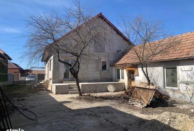 Casă cu 4 camere cu Teren 1900 Mp în Săliștea - 4