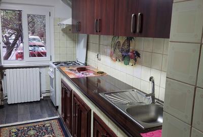 Apartament cu 4 camere decomandat în 1 Mai - 1