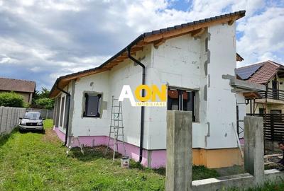 Casa la rosu, 3 camere, terasa, garaj, toate utilitatile, Micesti - 2