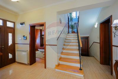 De vanzare vila cu 7 camere, drum privat, in zona de Dealuri - 12