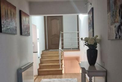 Casă cu 4 camere cu Teren 680 Mp în Central