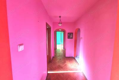 Apartament cu 4 camere decomandat în Cetății - 3