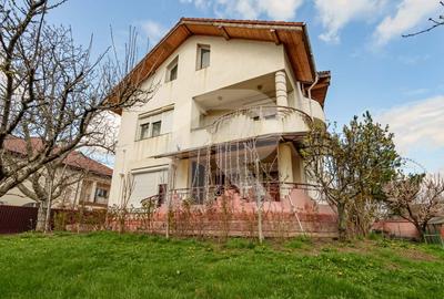 Casă individuală cu 9 camere cu Canalizare în Bucureștii Noi - 1