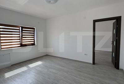 Spațiu comercial, de 48 mp, în Central - 8