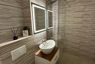 Inchiriez apartament ultracentral cu 2 camere, 79 mp utili, Piata 25 Octombrie. Pret 400 Euro - 7