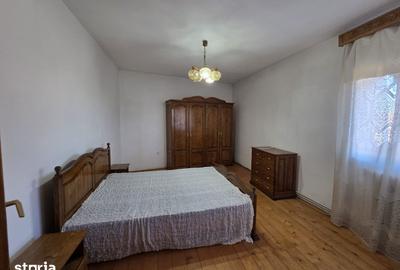 Casă cu 4 camere cu Teren 335 Mp în Funcționarilor - 1