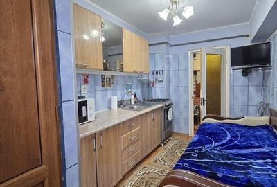 Apartament cu 2 camere decomandat în Micro 18 - 2