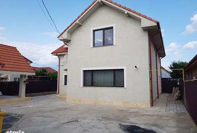 Casă cu 4 camere cu Canalizare în Central - 9