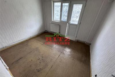 Apartament cu 3 camere semidecomandat în Central - 3
