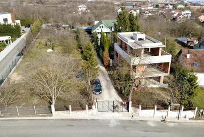 Casă individuală cu 16 camere cu Canalizare în Dâmbul Rotund - 1