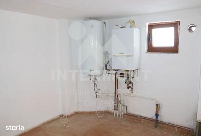 Casă cu 4 camere cu Teren 1600 Mp în Central - 2