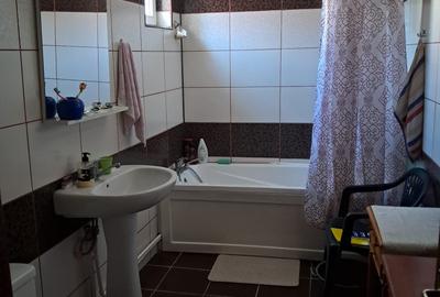 Exclusiv ! Casa 4 camere - Km.5 - 110.000 euro (Cod E2) - 11