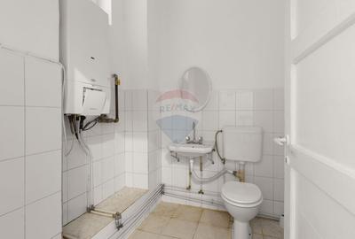 Spațiu comercial, de 80 mp, în Central - 3