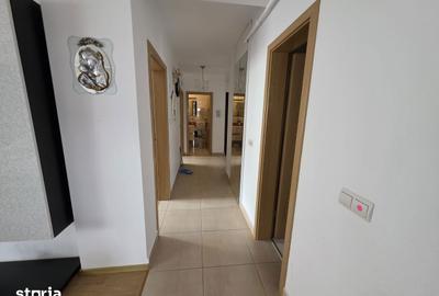 Apartament cu 3 camere decomandat în Tractorul - 2