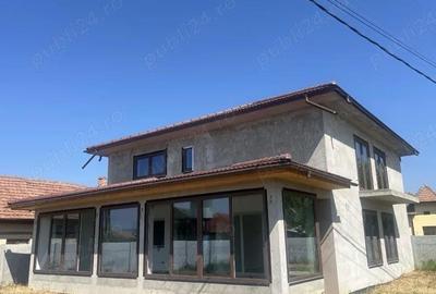 Casă cu Teren 582 Mp în Budești - 8