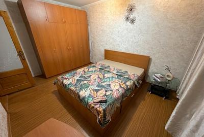 Apartament cu 3 camere decomandat, mobilat în Central