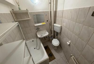 Garsonieră decomandată în Central - 2