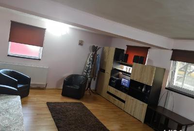 Casă cu 10 camere cu Teren 1500 Mp în Săcueni - 4