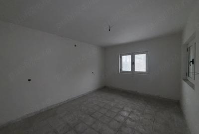 Spațiu comercial, de 340 mp, în Coman - 1
