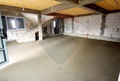 Casă cu Garaj în Sabasa - 17