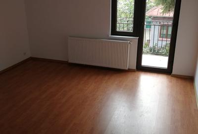 Casă cu 4 camere cu Canalizare în Central - 5
