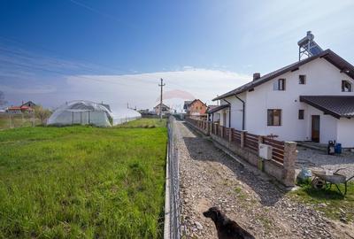 Casă cu 4 camere cu Teren 1000 Mp în Bradu - 22