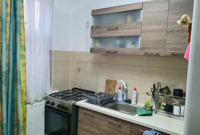 Casă cu 3 camere cu Teren 350 Mp în Central - 2