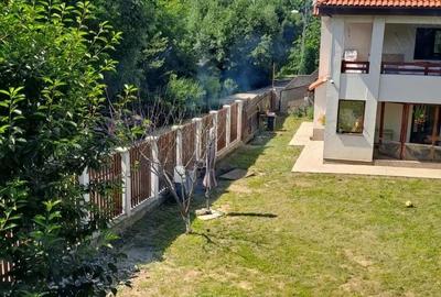 Casă cu Teren 572 Mp în Satulung - 1