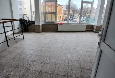 Spațiu comercial, de 150 mp, în Central - 15