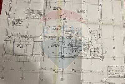 Casa / Vila, si service cu spatii de birouri, de vanzare in sector 4 - 6