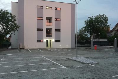 Se vinde Ap. 2 camere decomandat cu gradina si loc de parcare la 8 min de Palas - 2