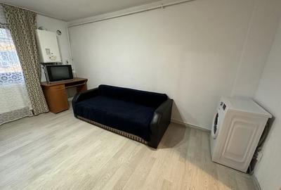 Garsonieră pe Muncii la etajul 2, 22 mp, centrală termică - 4