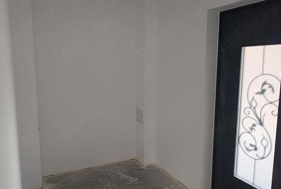 Casă cu Teren 500 Mp în Cornu - 2