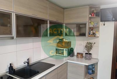 Apartament cu 2 camere decomandat în Roman