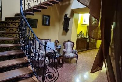 Casă cu 8 camere cu Teren 750 Mp în Central - 11