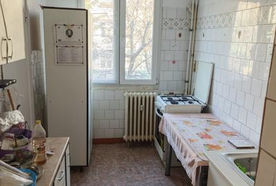 Apartament cu 3 camere semidecomandat, mobilat în Berceni - 13