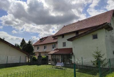 Casă cu 12 camere cu Teren 770 Mp în Central - 7