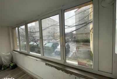 Spațiu comercial, de 60 mp, în Decebal - 6